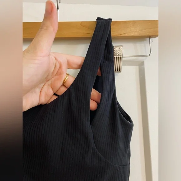 Lululemon Ribbed Nulu Asymmetrical Yoga Tank Top in Black Size 2 - Picture 3 of 9